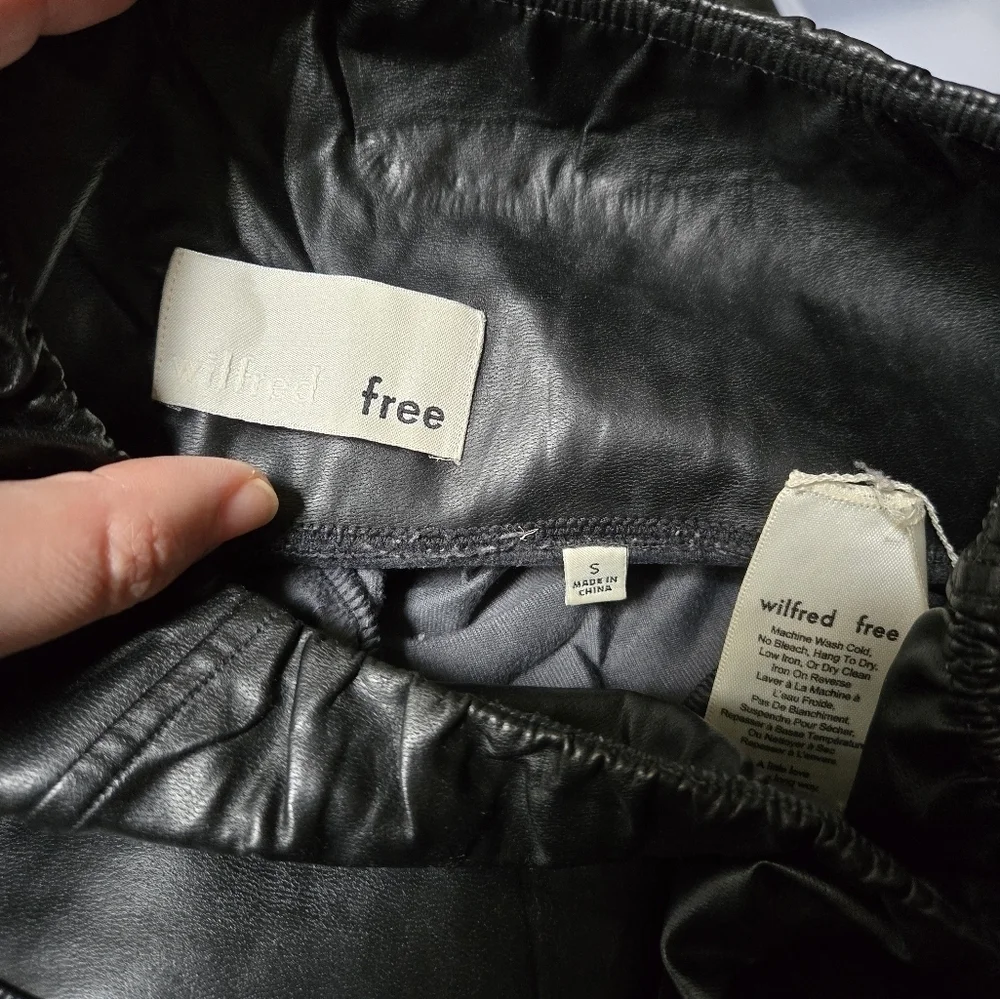 Wilfred Free Daria Black Pant High-waisted Vegan Leather leggings - Picture 5 of 6